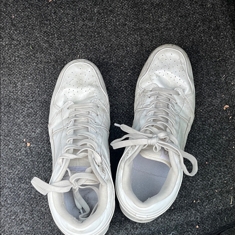 Men’s football cleats